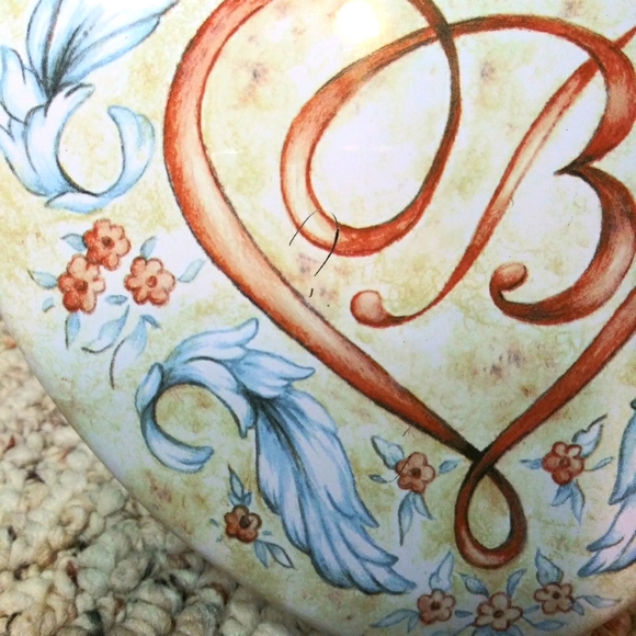 Set Of Two Vintage Heart Shaped Brighton Tins, One Large, One Small - Picture 2 of 6